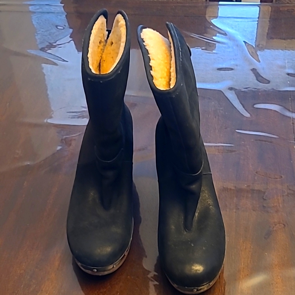 UGG Black Winter Boots with Cozy Cream Lining